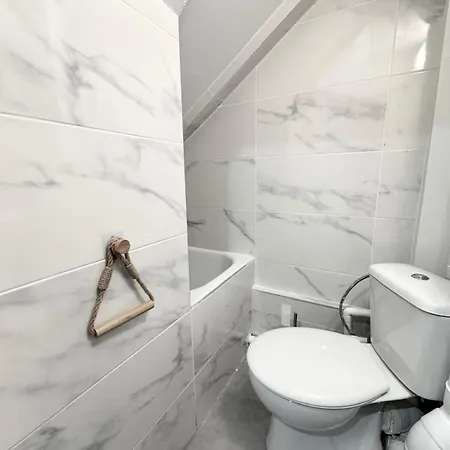 Cosy Loft Duplex For Couples - Great Location *