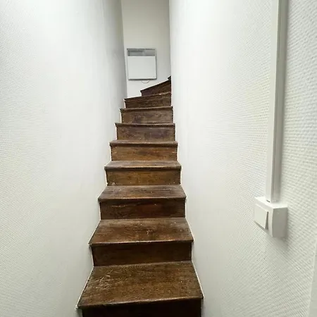 Апартаменты Cosy Loft Duplex For Couples - Great Location *
